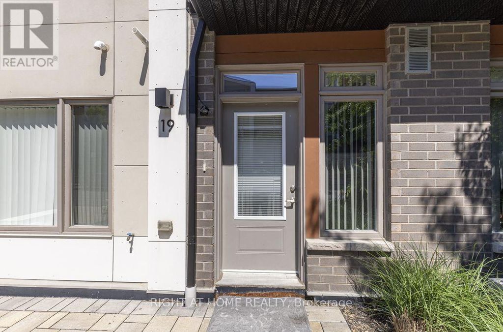 19 - 60 Orchid Place Drive, Toronto (malvern)