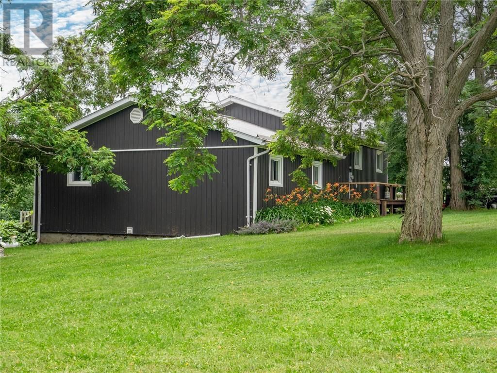 12 Michael's Bay Road, Manitowaning
