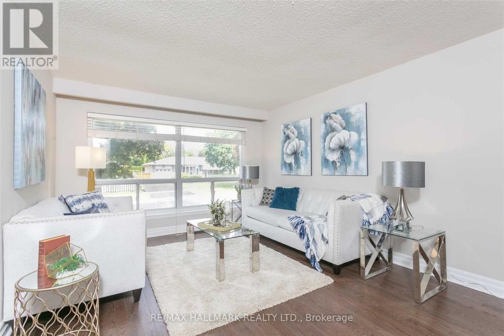 Main Floor - 52 Tweedrock Crescent, Toronto (morningside)