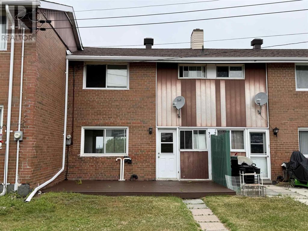 131 Hillside Dr N, Elliot Lake