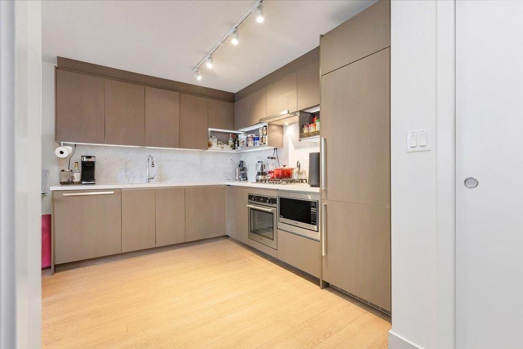 1015 13696 100 Avenue, Surrey