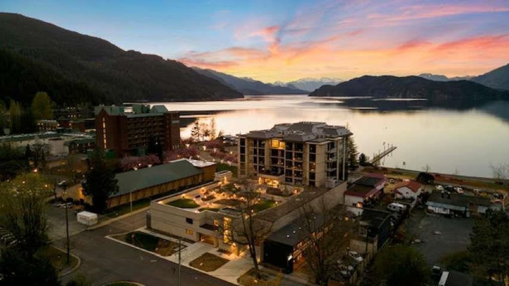 703 120 Esplanade Avenue|harrison Hot Springs, Harrison Hot Springs