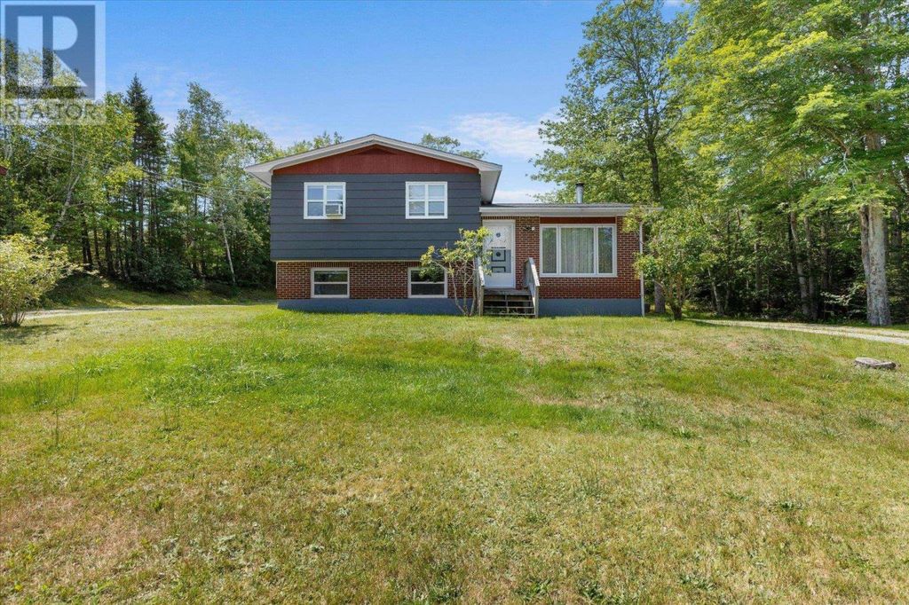 637 Woodlawn Drive, Woodlawn