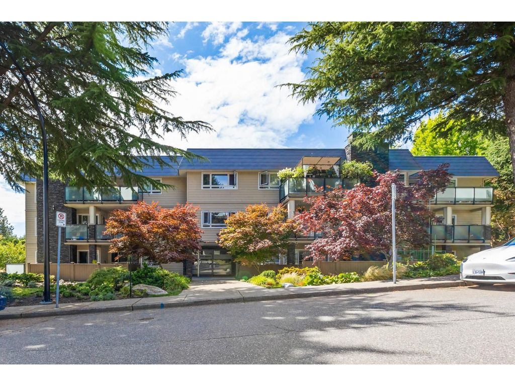 104 1371 Foster Street, White Rock