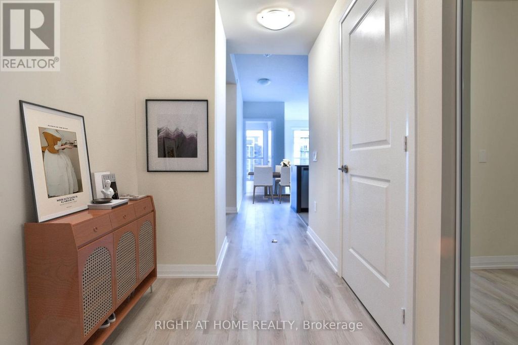 2014 - 35 Watergarden Drive, Mississauga (hurontario)