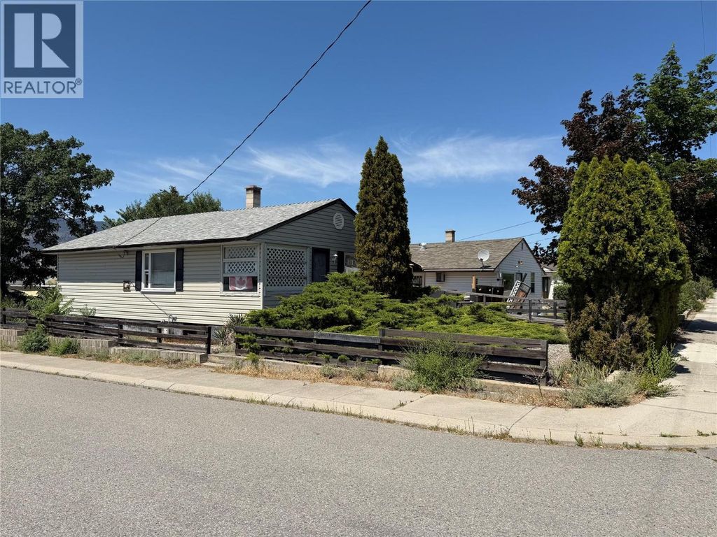 1297 King Street, Penticton