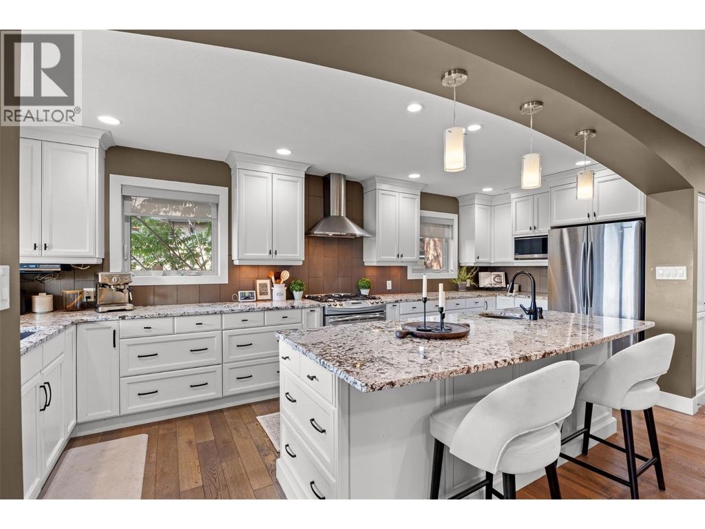 2185 Shannon Way, West Kelowna