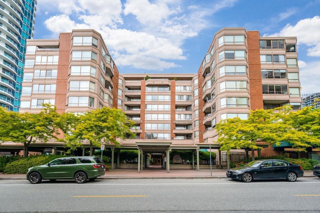 101 15111 Russell Avenue, White Rock
