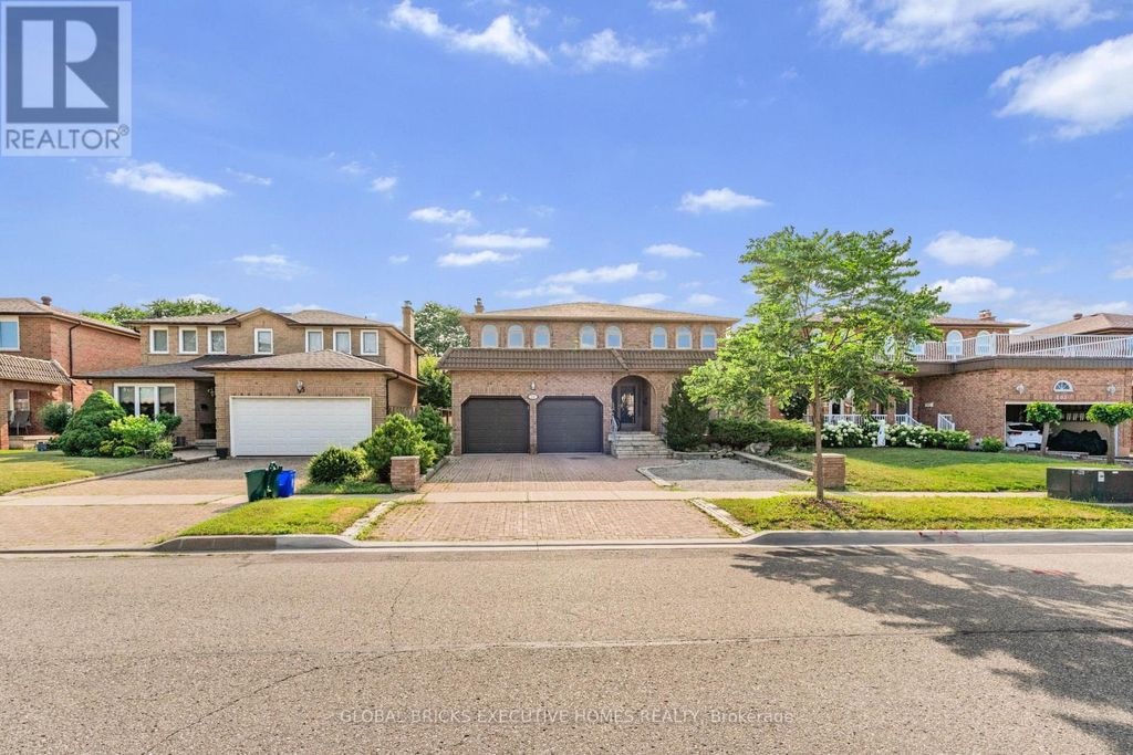 99 Benjamin Drive, Vaughan (east Woodbridge)