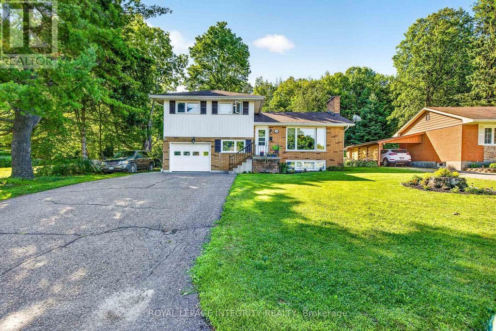 241 Wade Avenue, Renfrew