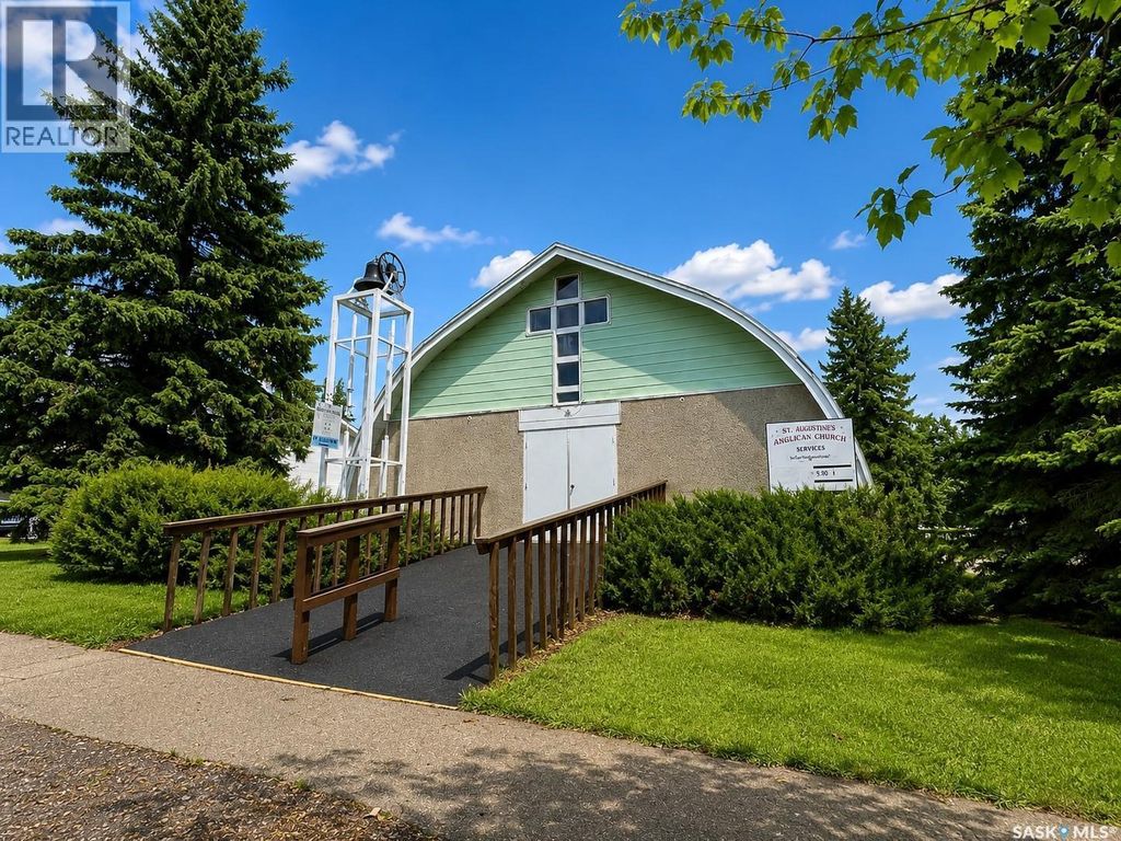 300 Queen Street, Raymore