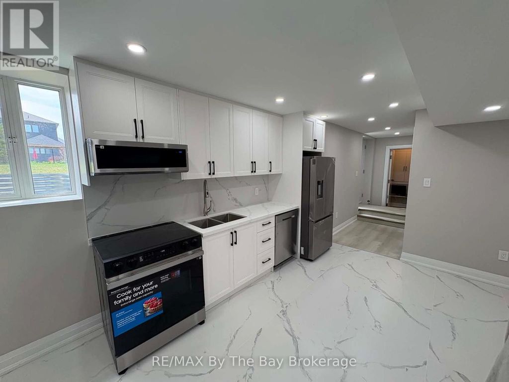 Lower Unit - 218 Mapleside Drive, Wasaga Beach