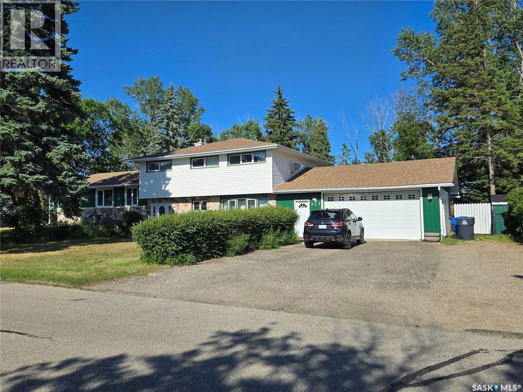 327 Russell Street, Stoughton