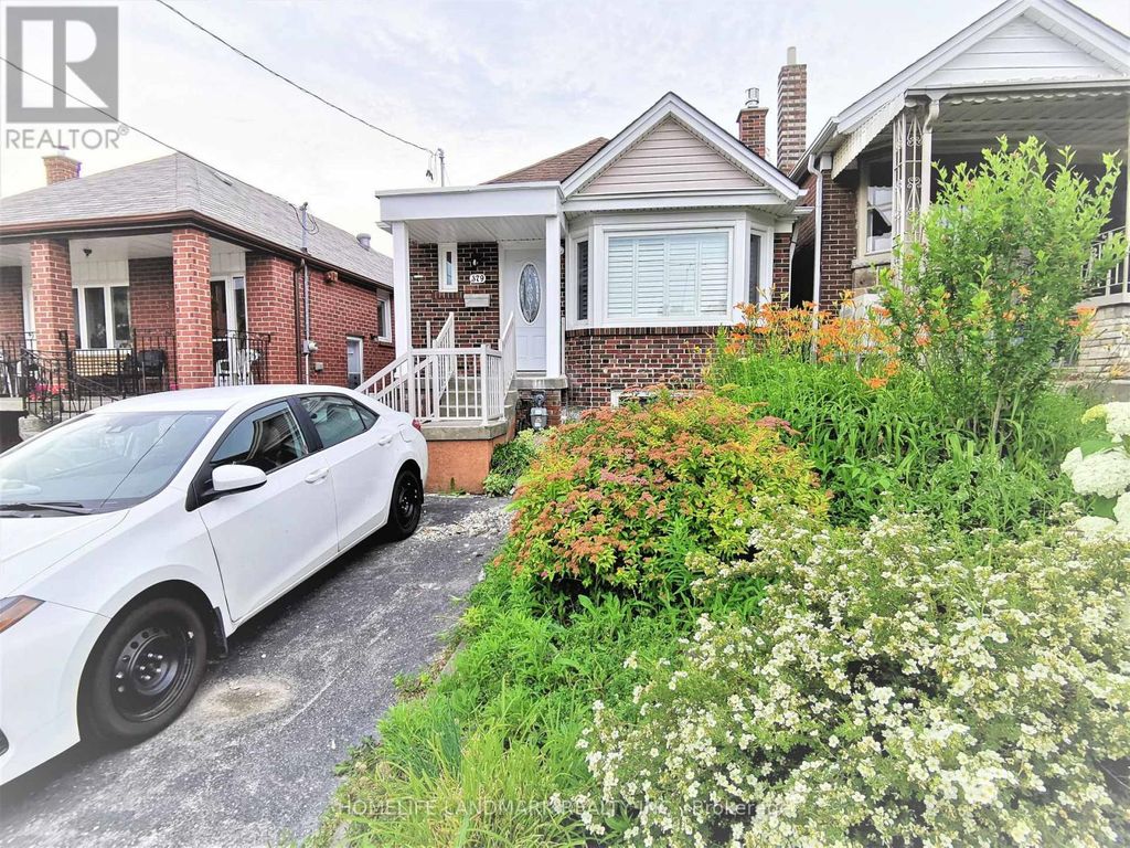 Main - 379 Whitmore Avenue, Toronto (briar Hill-Belgravia)