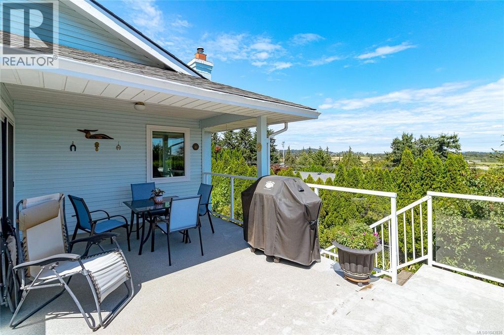 7453 Veyaness Rd, Central Saanich