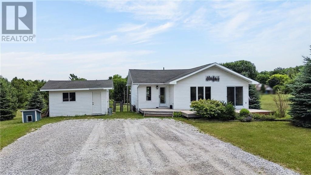 64 Pleasantview Terrace, Mindemoya, Manitoulin Island
