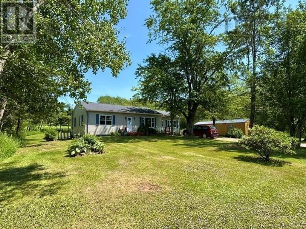 197 Highway 2, Brookfield
