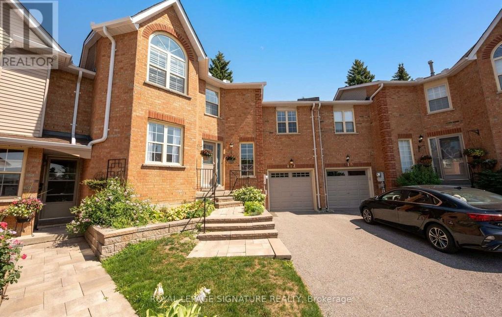 412 Butler Court, Aurora (aurora Village)