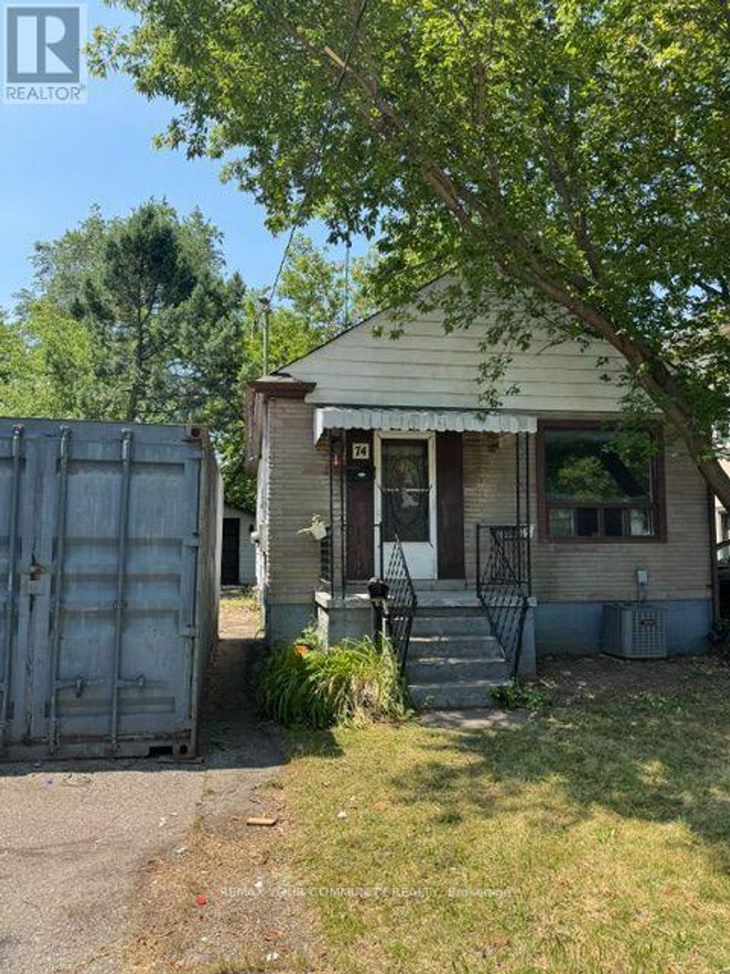 74 Sixteenth Street, Toronto (new Toronto)