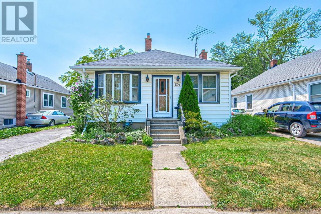 104 Highland Avenue, St. Catharines (old Glenridge)