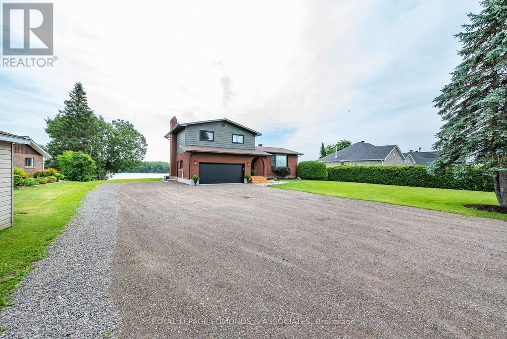 29 Lachance Trail, Whitewater Region
