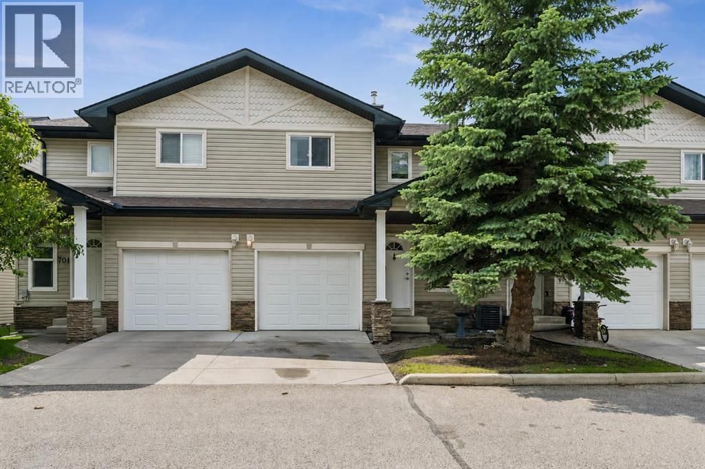 702, 760 Railway Gate Sw, Airdrie