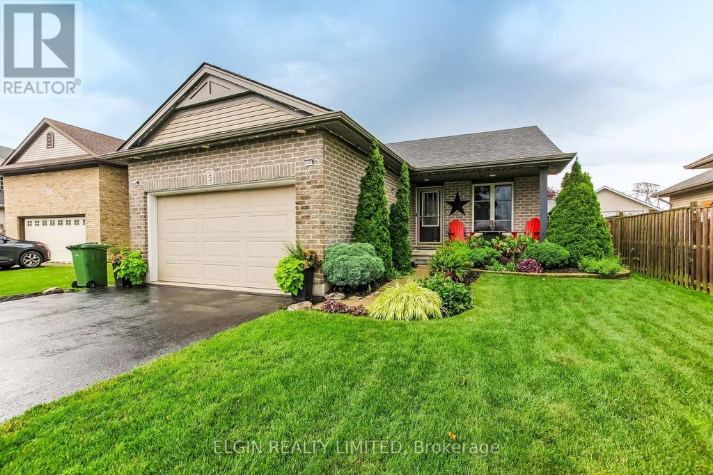 5 Hawthorn Court, St. Thomas