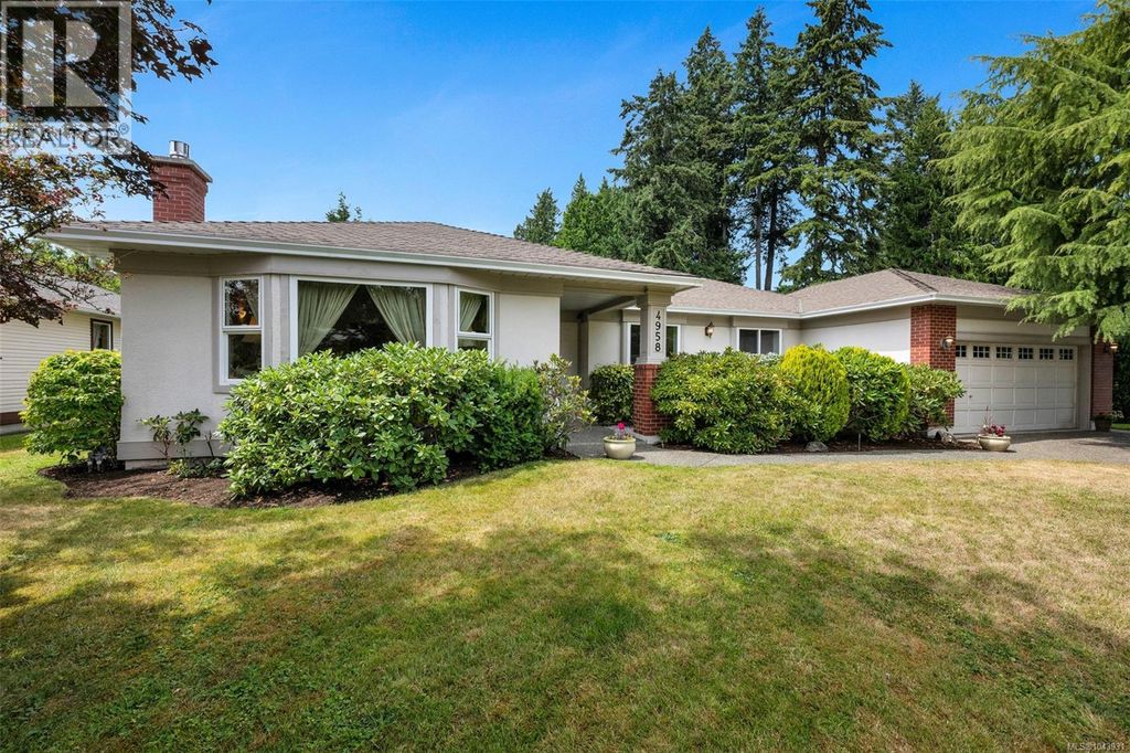 4958 Del Monte Ave, Saanich