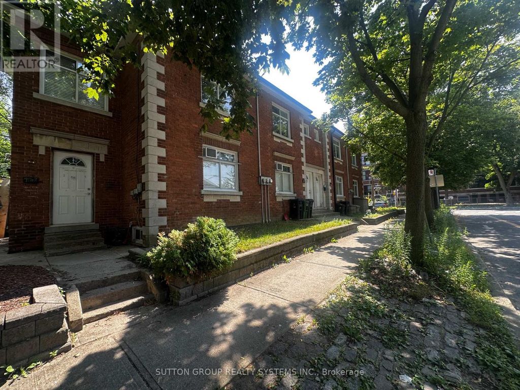 137b Chatham Avenue, Toronto (blake-Jones)