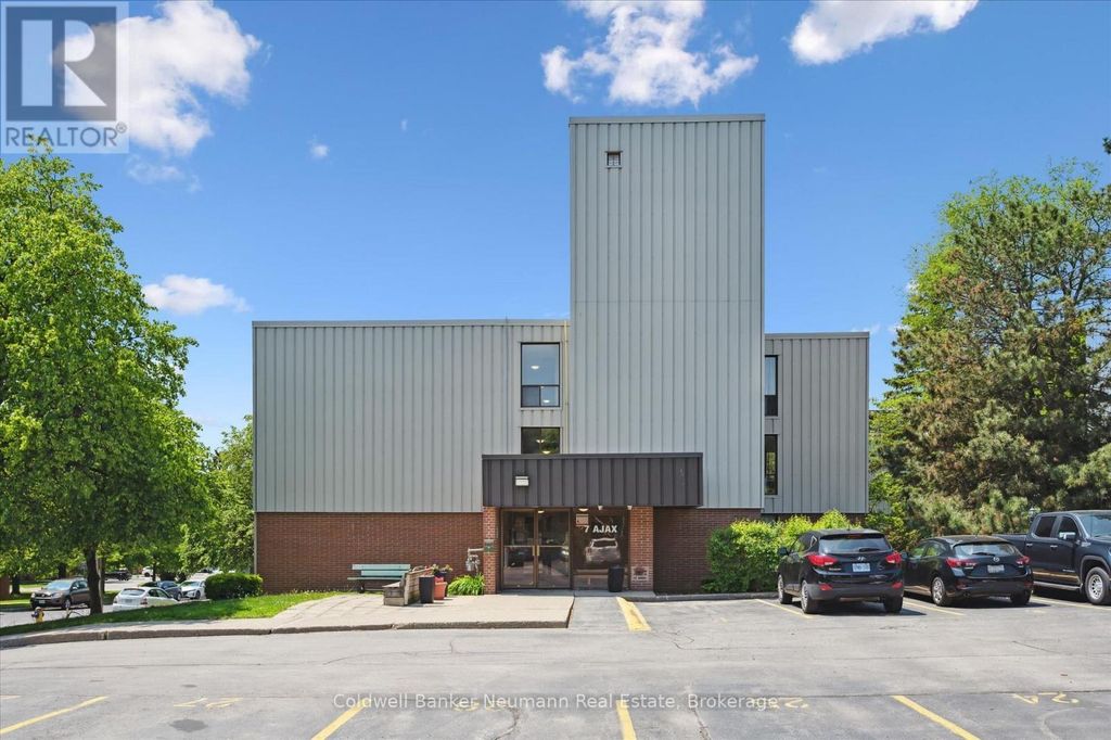 411 - 7 Ajax Street, Guelph (junction/onward Willow)
