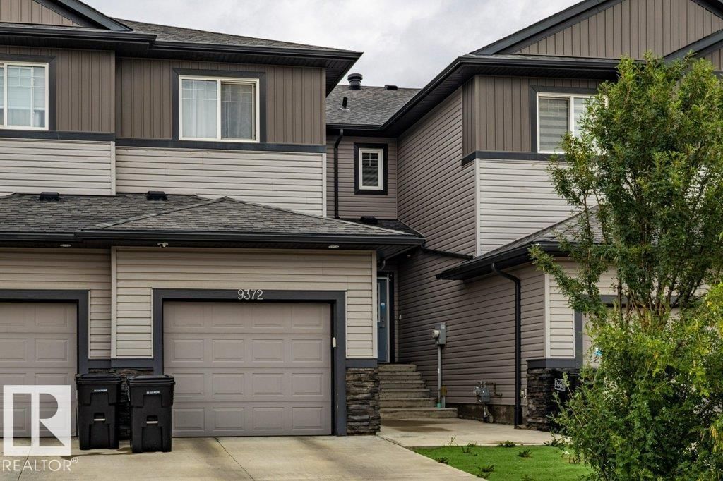 9372 Cooper Bn Sw Sw, Edmonton