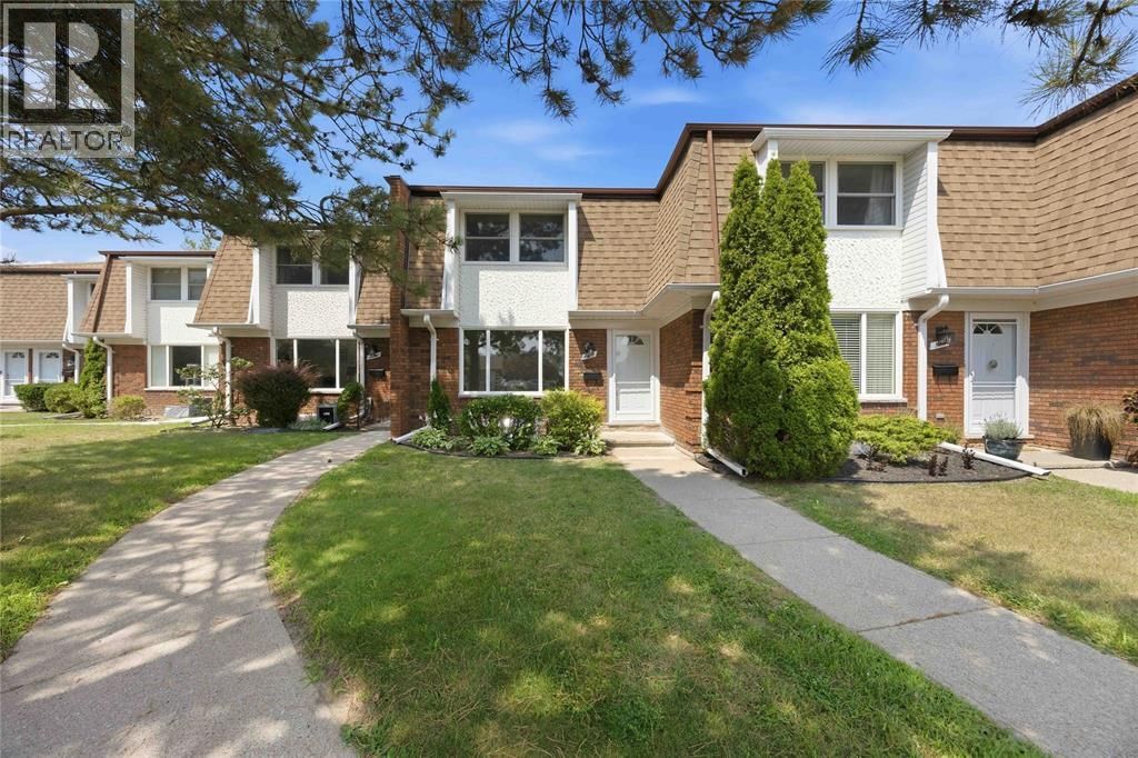 1023 Salisbury Street Unit# 8, Sarnia