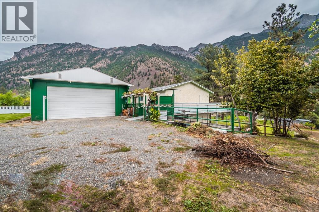 475 Davidson Crescent, Lillooet