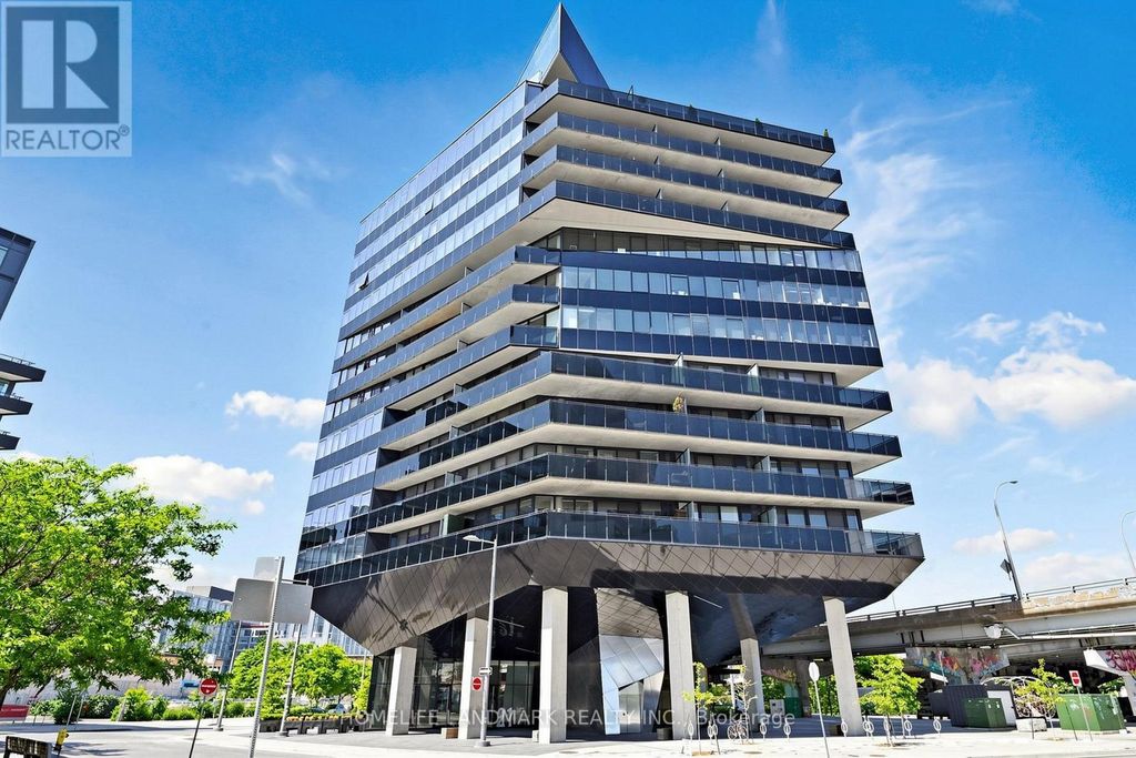 801 - 21 Lawren Harris Square, Toronto (moss Park)