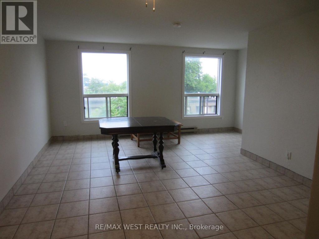 8 - 2965 Islington Avenue, Toronto (humber Summit)