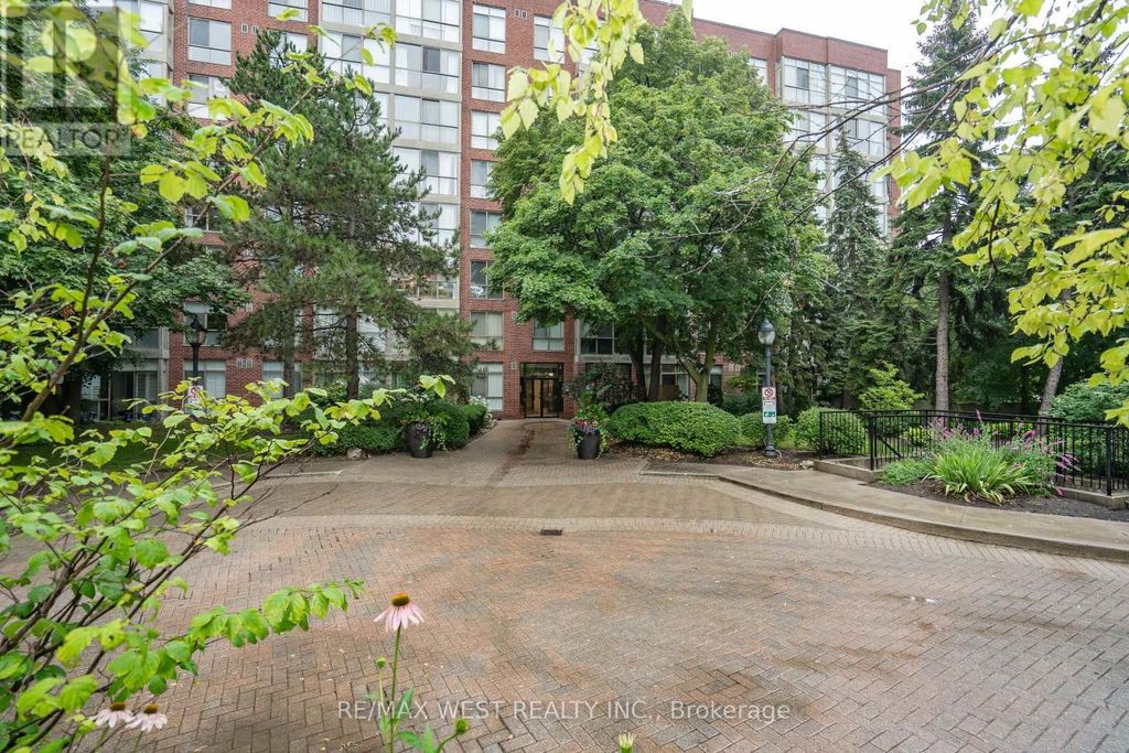 749 - 24 Southport Street, Toronto (high Park-Swansea)