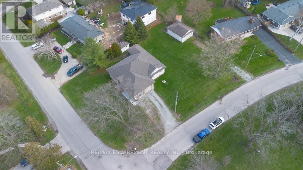 80 Lister Avenue, Hamilton (allison)