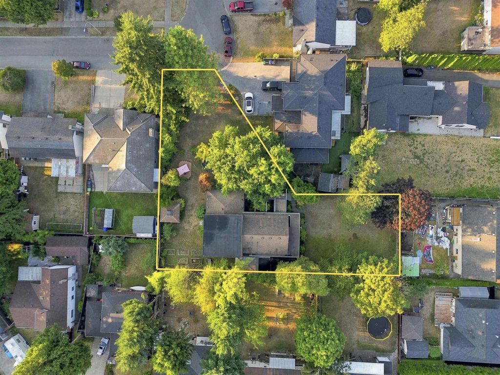 14246 102 Avenue, Surrey