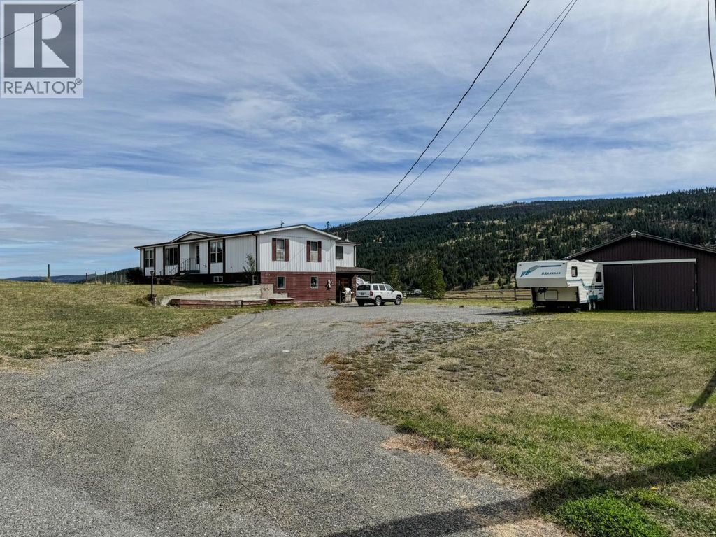 7520 West Subdivision Road, Clinton