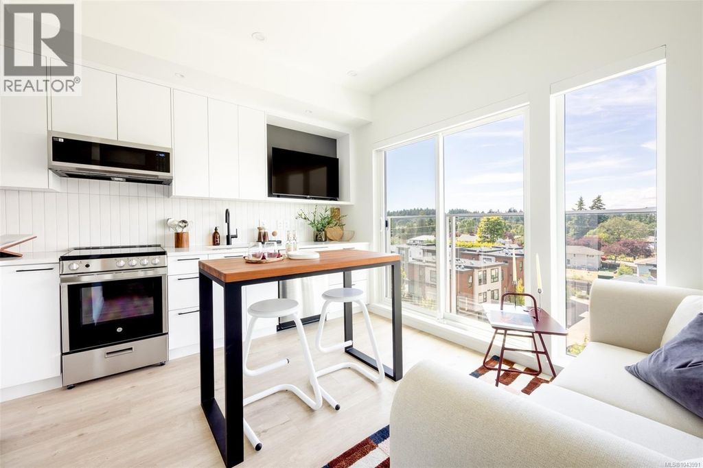 616 1075 Tillicum Rd, Esquimalt