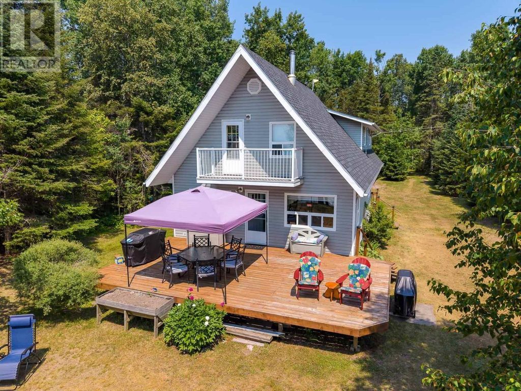 2114 Four Seasons Dr, Goulais River