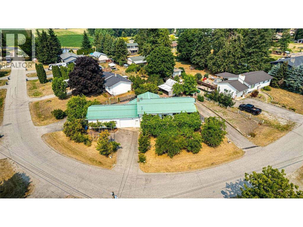3472 Lockhart Crescent, Spallumcheen