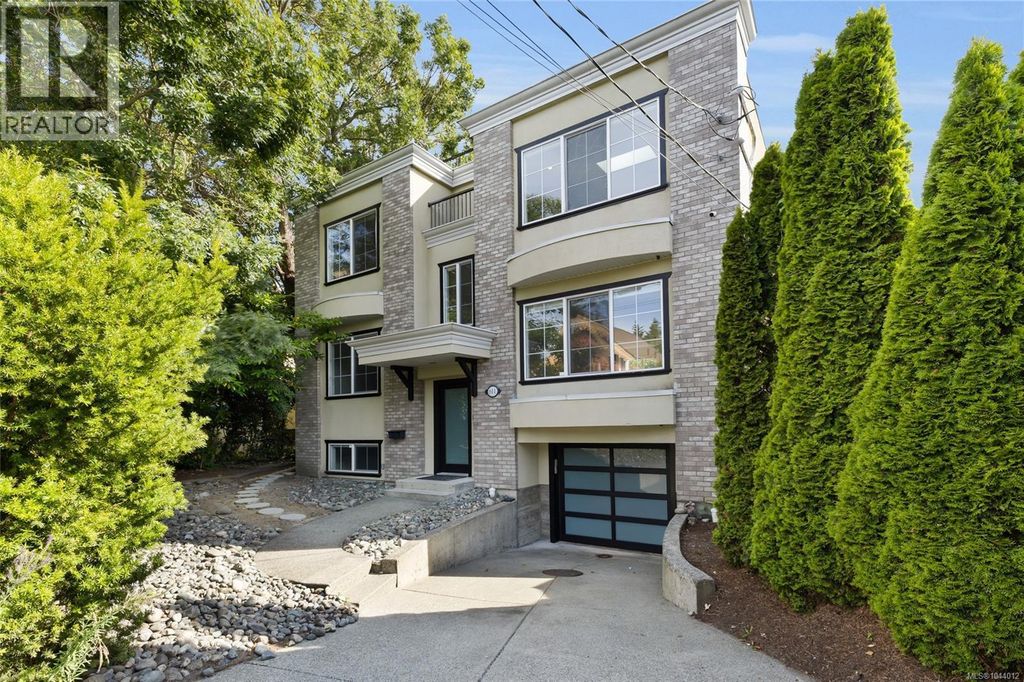 611 Niagara St, Victoria
