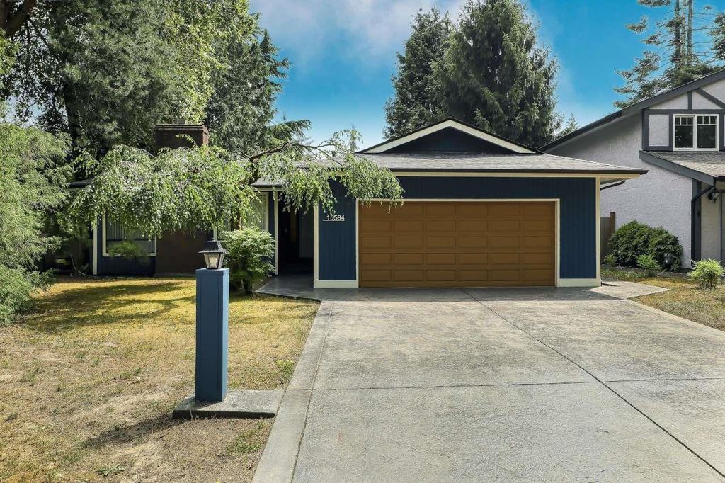 15584 98 Avenue, Surrey