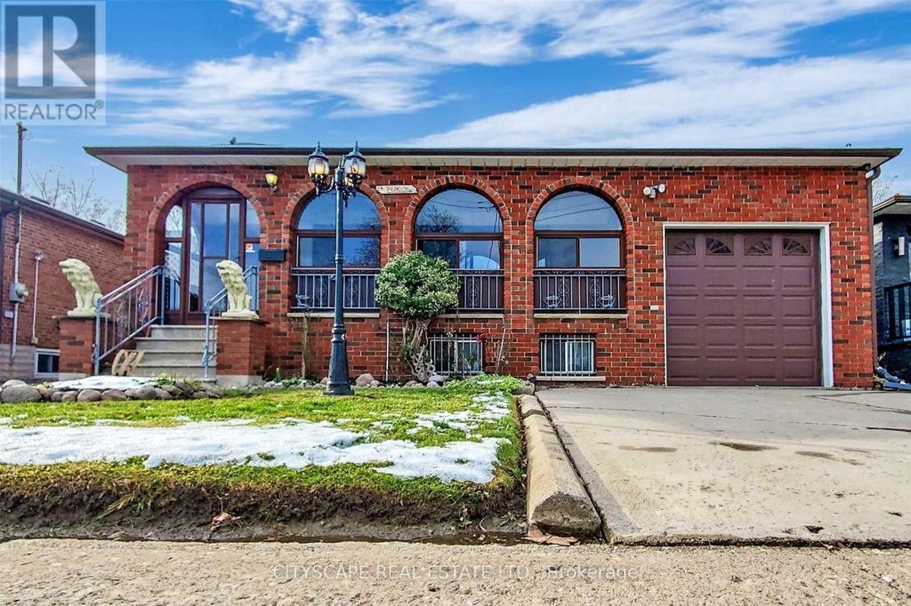 14 Beacon Road, Toronto (dorset Park)