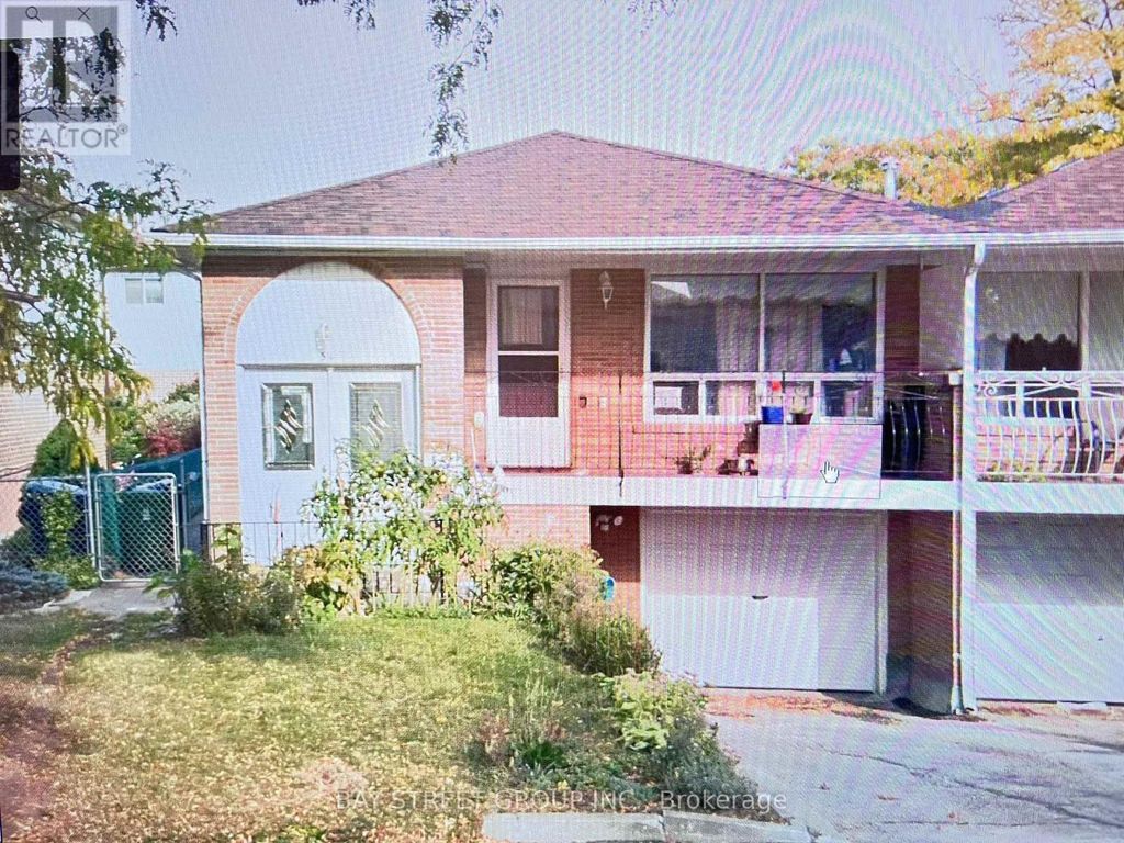 51 Ladner Drive, Toronto (pleasant View)