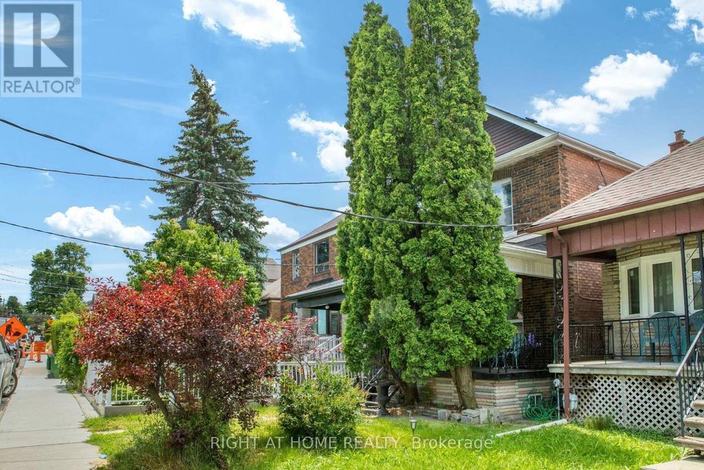 290 Mcroberts Avenue, Toronto (caledonia-Fairbank)