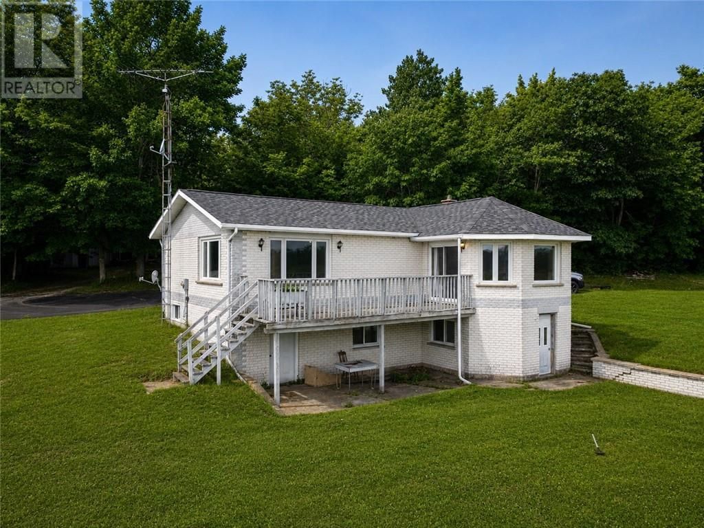 6294 King Street, Mindemoya