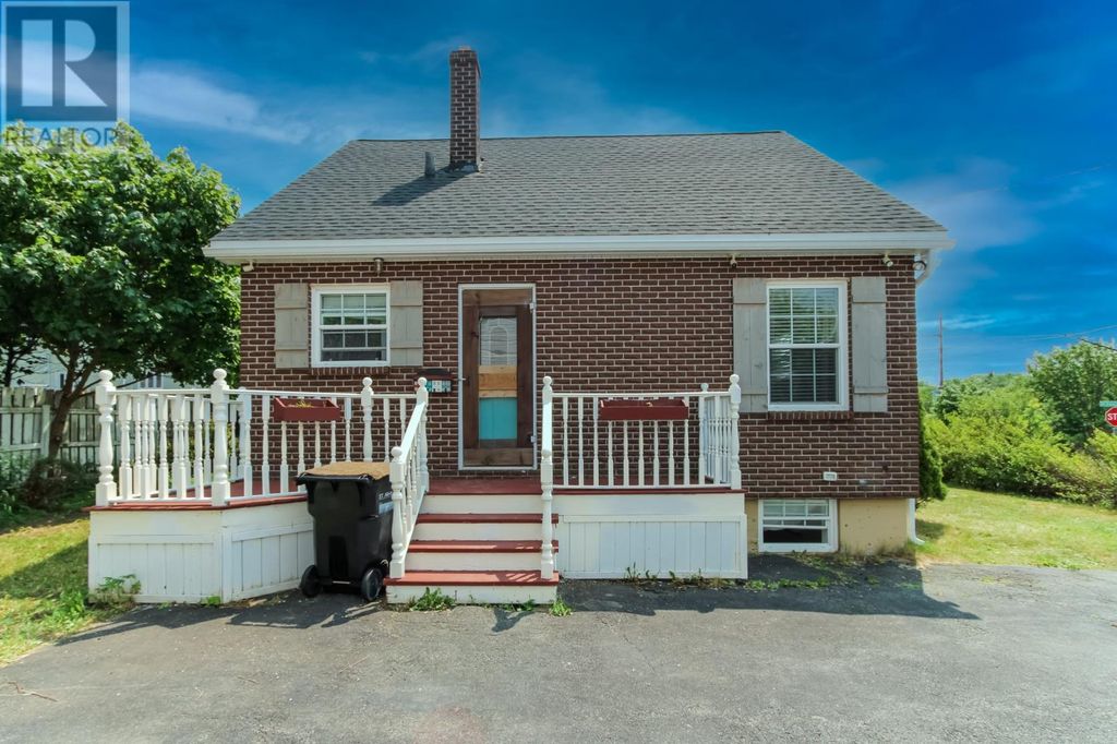 16 Mcnaughton Drive, St. Johns