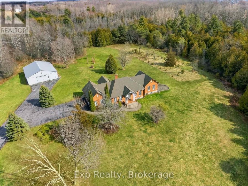 1497 Pentecostal Road, Hamilton Township